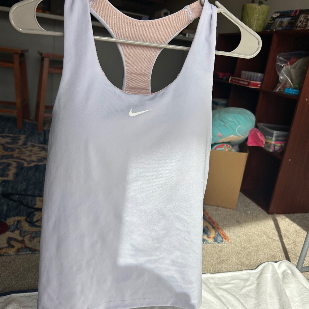 Large women’s Nike athletic tank💕